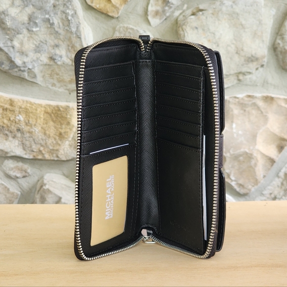 Michael Kors Jet Set Medium Phone Black Wallet Wristlet - Picture 3 of 6